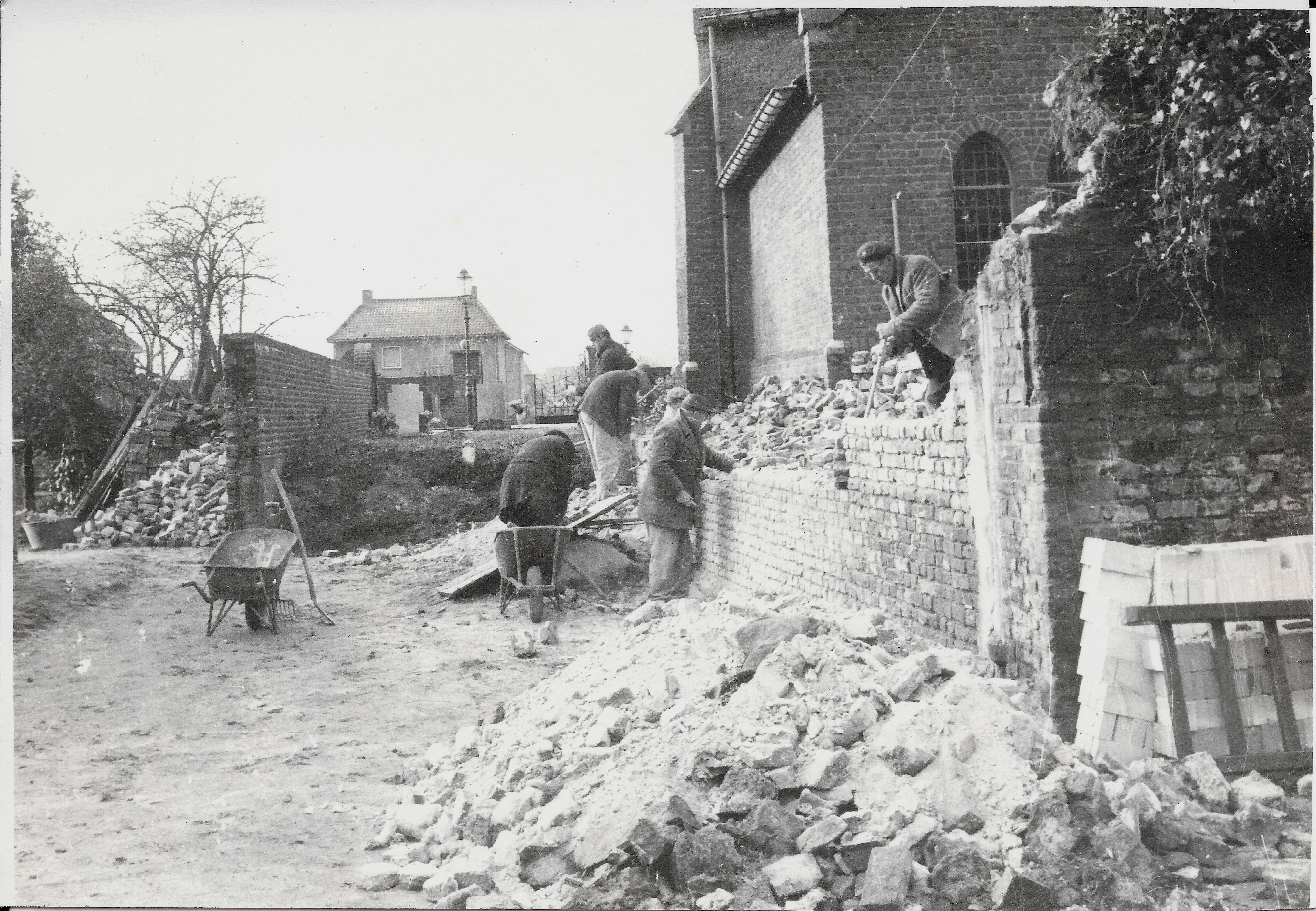 Oude kerkmuur1